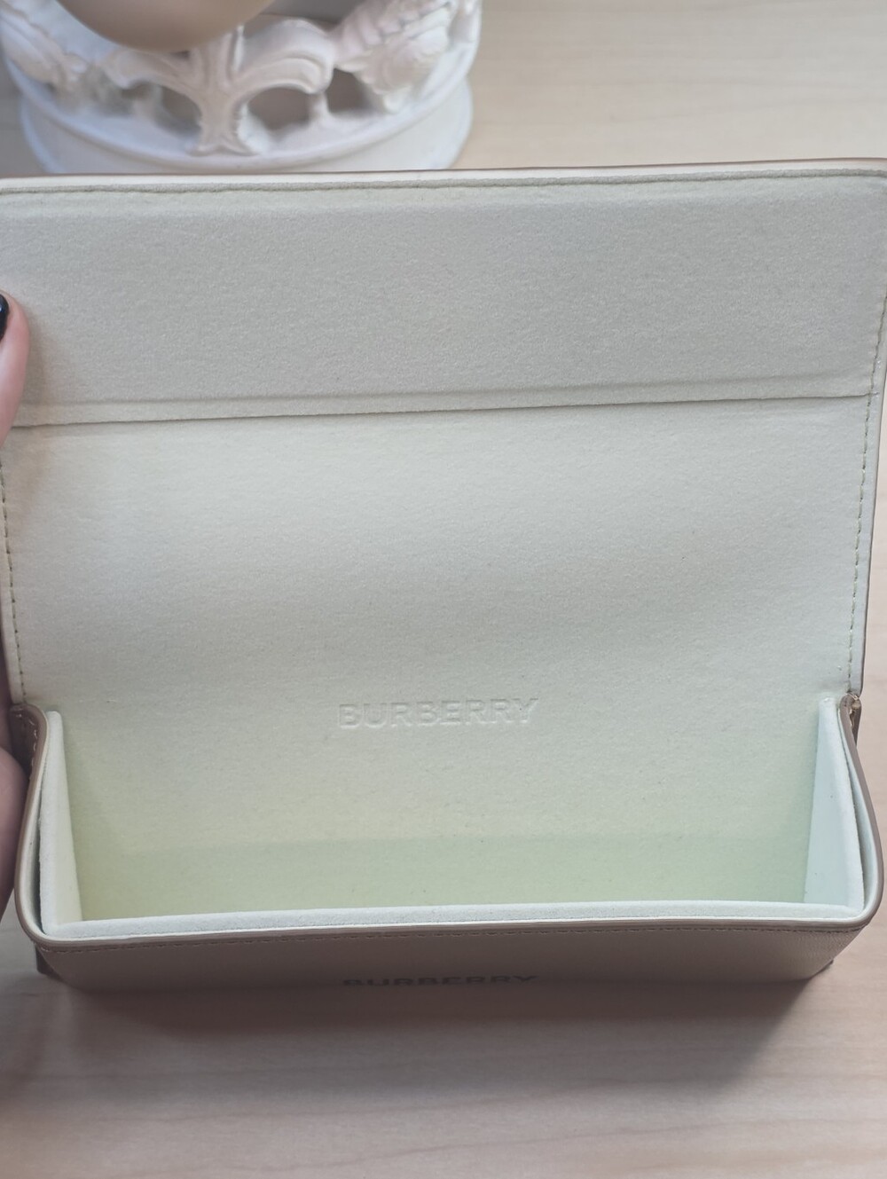 Burberry Taupe Beige/Brown Leather Sunglasses Case & Matching Cleaning Cloth - Picture 7 of 12